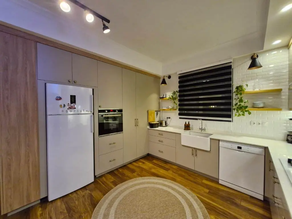 Fitted kitchen